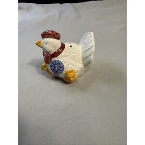 Vintage Giftcraft Ceramic Hen with Chicks & #1 Blue Prize Ribbon Shaker